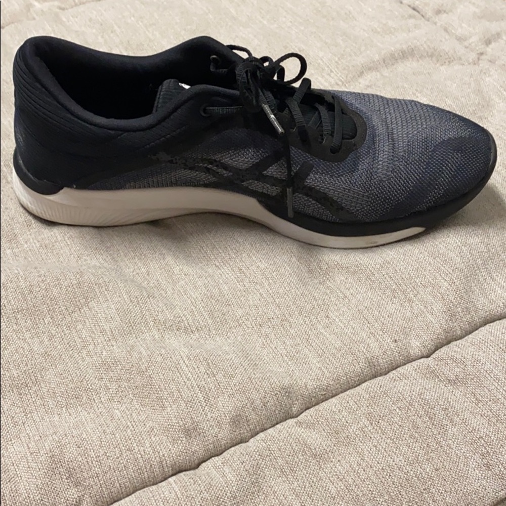 Quality-almost brand new running shoes